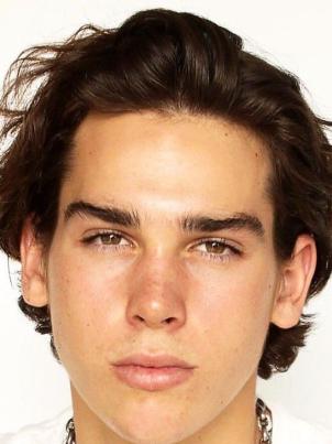 Пэрис Броснан