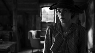 Девушка с иглой